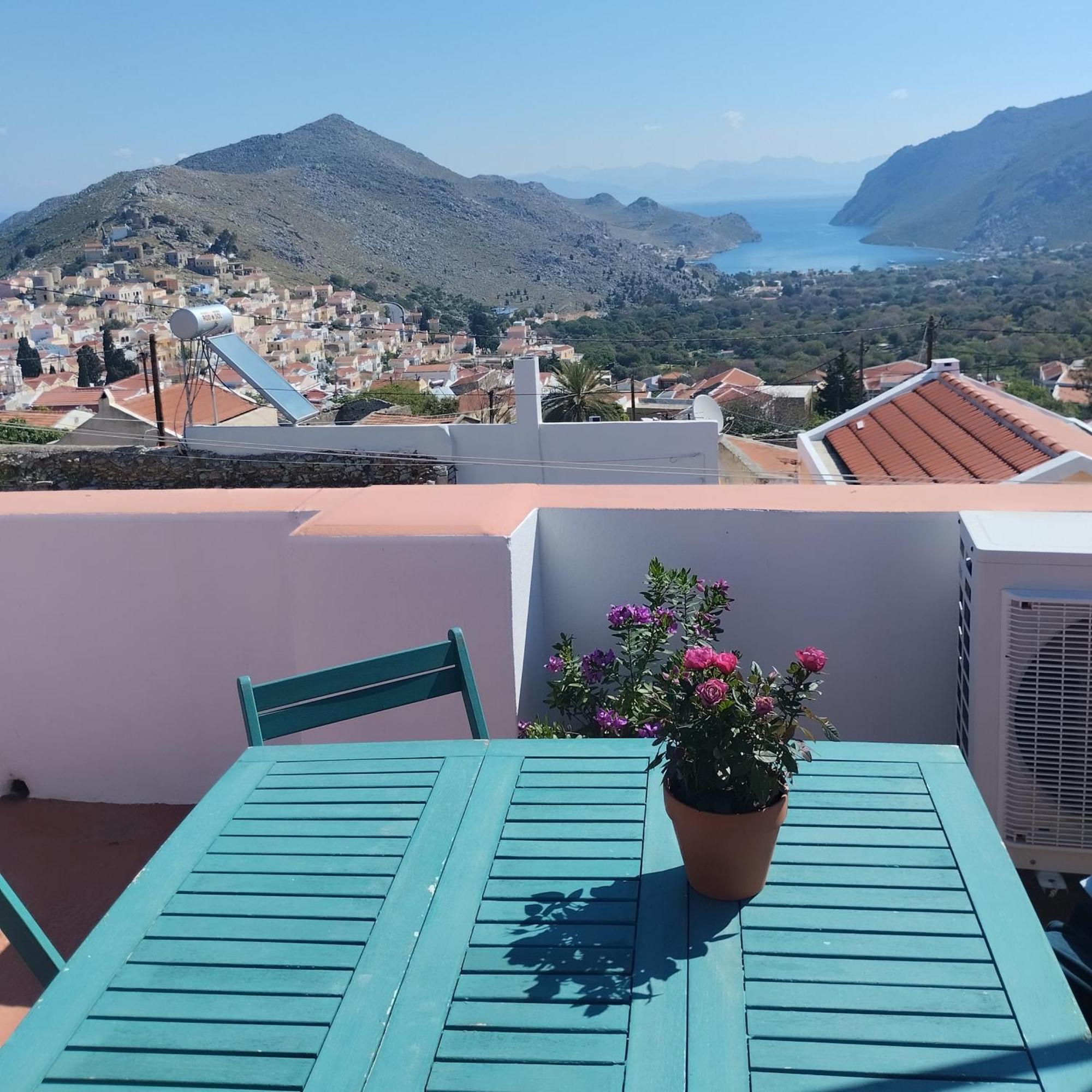 Sokratis Apartments Symi Habitación foto